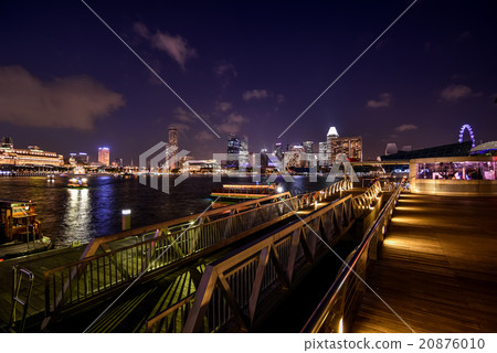 Marina Bay Singapore in the Evening Marina Bay Singapore in the Evening 20876010