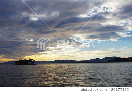 Sunset of Lake Shinji 20877333