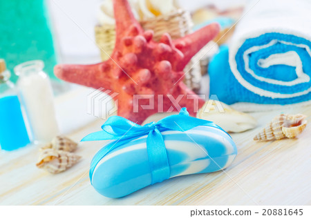 Soap and towels 20881645