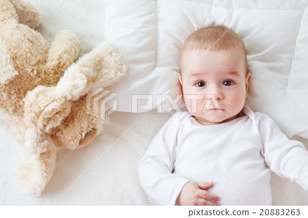seven month old baby in the bed seven month old baby in the bed 20883263