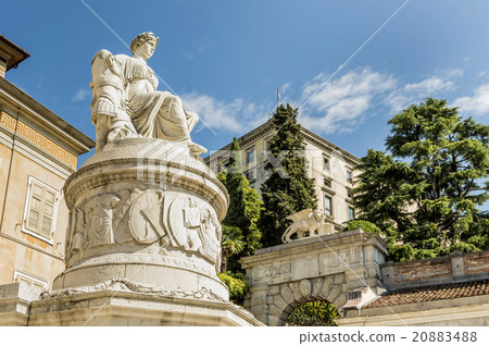 Statue of peace. Udine, Friuli, Italy Statue of peace. Udine, Friuli, Italy 20883488