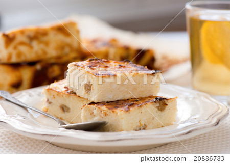 Appetizing cottage cheese casserole with raisins 20886783