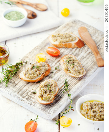 Bruschetta with green olives paste, tapenade  20891496