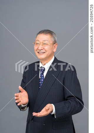 Senior businessman Senior businessman 20894726