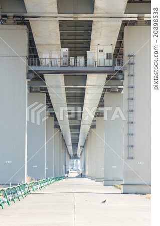 Local scenery under the elevated highway (Metropolitan Expressway) Local scenery under the elevated highway (Metropolitan Expressway) 20898538