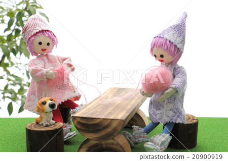 Hand-knitting 20900919