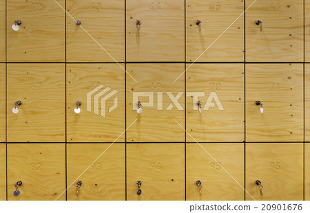 Wooden locker 20901676