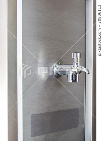 Faucet dispenser 20906113