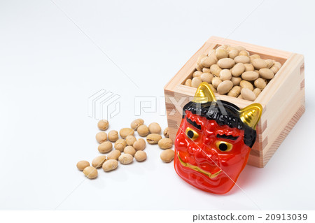 Setsubun's beans, trout and red onion's face 20913039