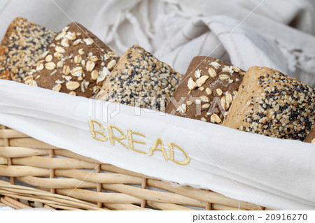 Wholemeal bread 20916270