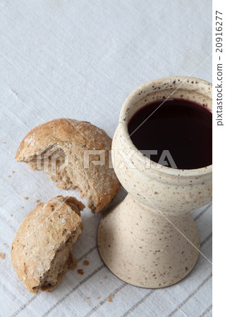 Wine and bread Wine and bread 20916277