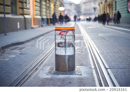 Retractable bollards with a red light 20918161