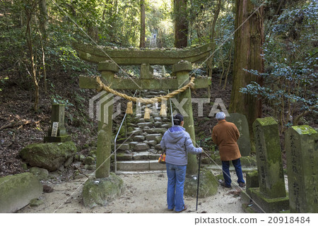 由魔鬼建造的熊野筆劃和石階 20918484