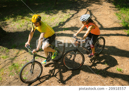 Riding mountain bikes 20918557