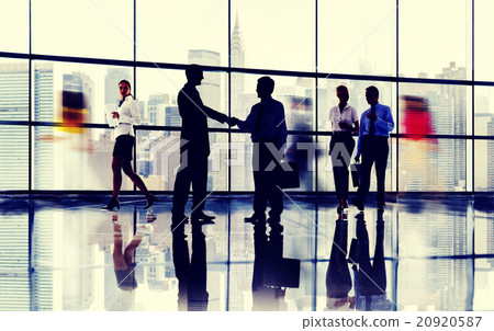Business People Meeting Commuter Greeting Handshake Concept 20920587