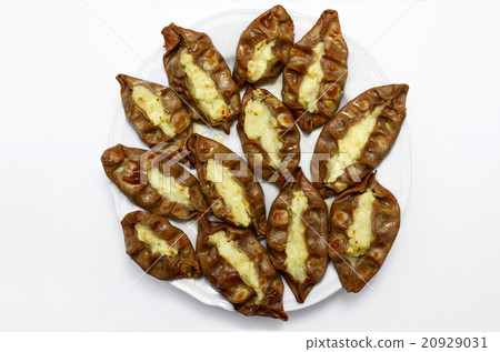 traditional karelian pasties on the plate traditional karelian pasties on the plate 20929031