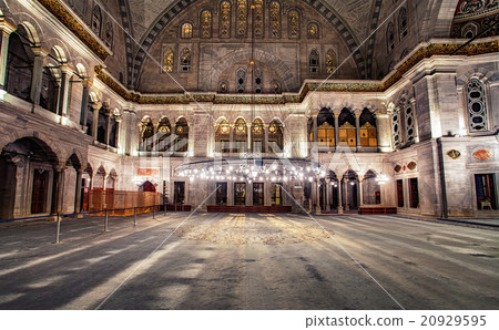 Blue Mosque interior 20929595