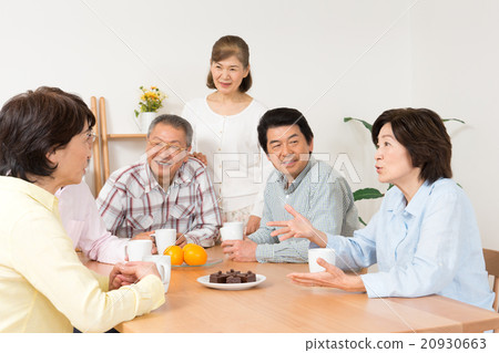 Active Senior 20930663