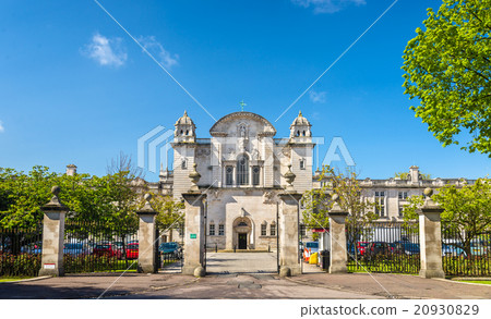Entrance to Cardiff University - Wales, Great 20930829