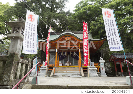 The main hall of Wakamiya Inari shrine The main hall of Wakamiya Inari shrine 20934164