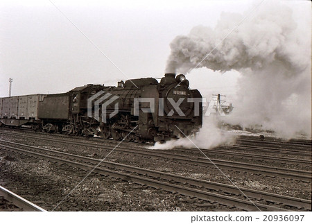 Showa 44 leaving Hokkaido Shimanburo departing from the apartment D52 20936097