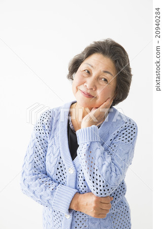 Senior women Senior women 20940284