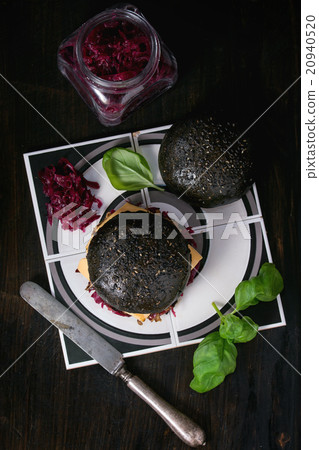 Black burger with stews 20940520