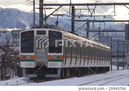 Snowy two-cap line 211 series (5-car formation) 20940766