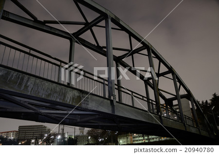 Late night iron bridge 20940780