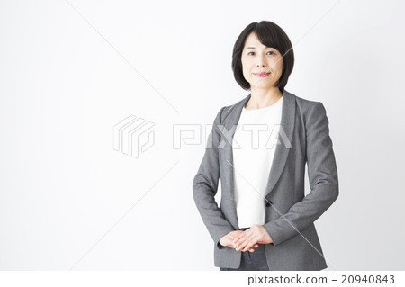 Women in their 40's 20940843