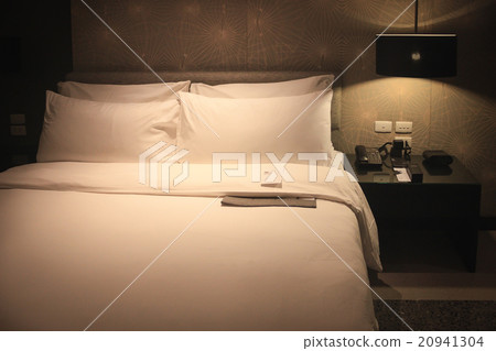 Bed with soft light 20941304
