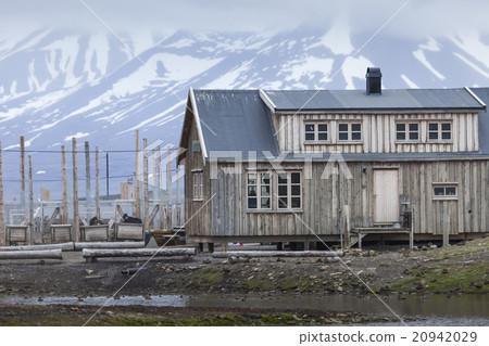 Beautiful scenic view of Longyearbyen  20942029