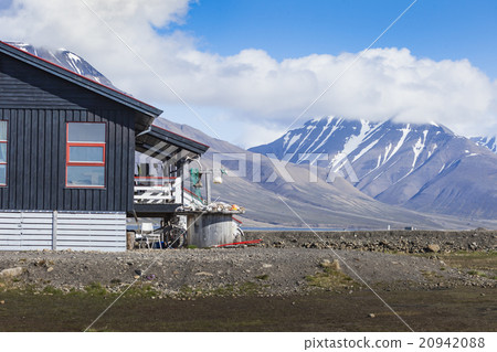 Beautiful scenic view of Longyearbyen  20942088
