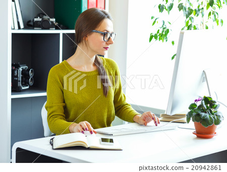 Young woman working from home 20942861