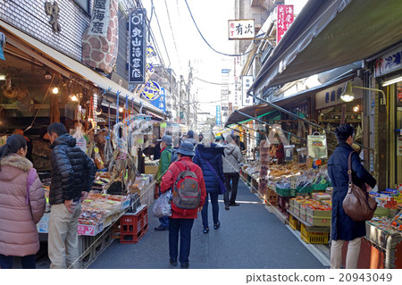 Tsukiji fish market 20943049