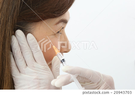 Cosmetic surgical hyaluronic acid injection 20943703