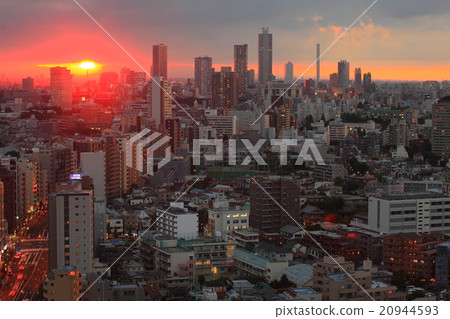 Ikebukuro Fukutoshin在日落時 20944593
