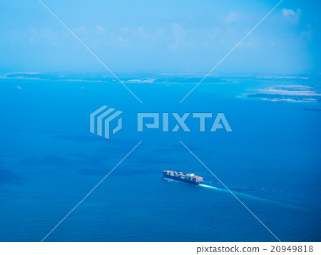 Container ship sailing the ocean Container ship sailing the ocean 20949818