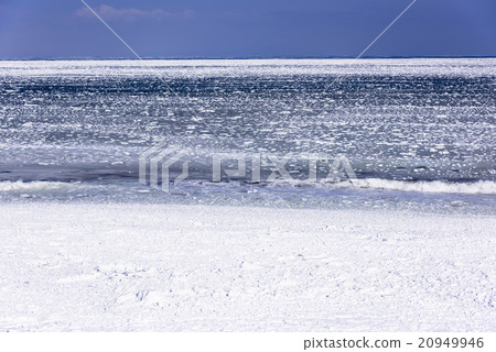 在鄂霍次克海漂流冰 20949946