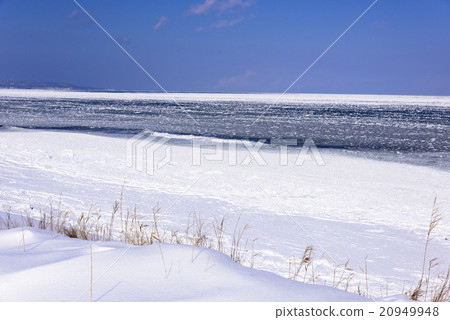 Drift ice in the Sea of Okhotsk 20949948