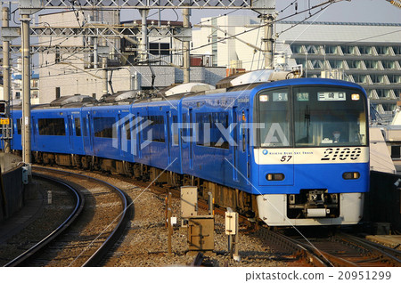 快速快遞通過藍天火車 20951299