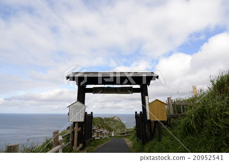 Cape Kamui Women's Prohibition Gate Cape Kamui Women's Prohibition Gate 20952541