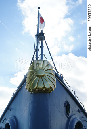 Battleship Mikasa's chrysanthemum emblem 20955210