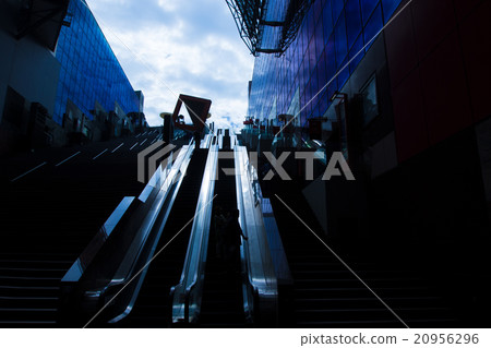 JR京都站前大廈的射擊風景在京都市下京區 20956296