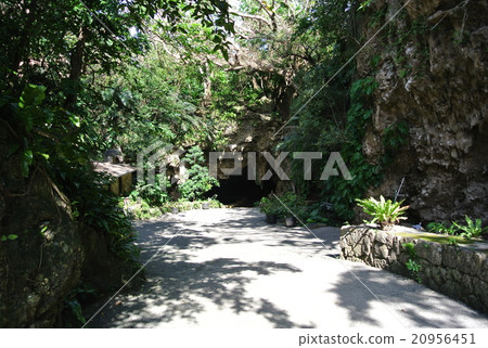 Sabichi cave 20956451