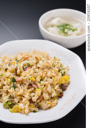 Fried rice and wonton soup 20959207