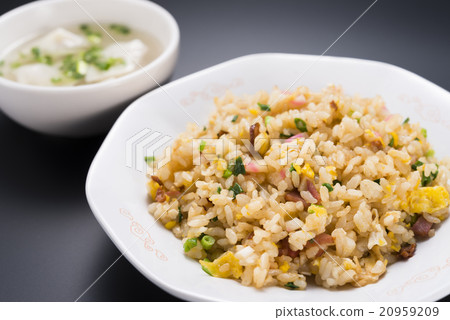 Fried rice and wonton soup 20959209