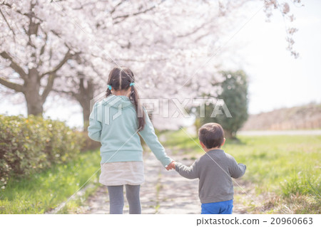 child, whelp, younger 20960663