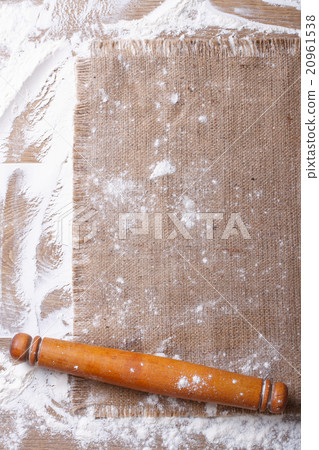 Sprinkled flour and rolling pin Sprinkled flour and rolling pin 20961538