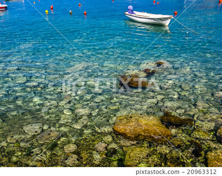 Closeup view on stone and sea Closeup view on stone and sea 20963312
